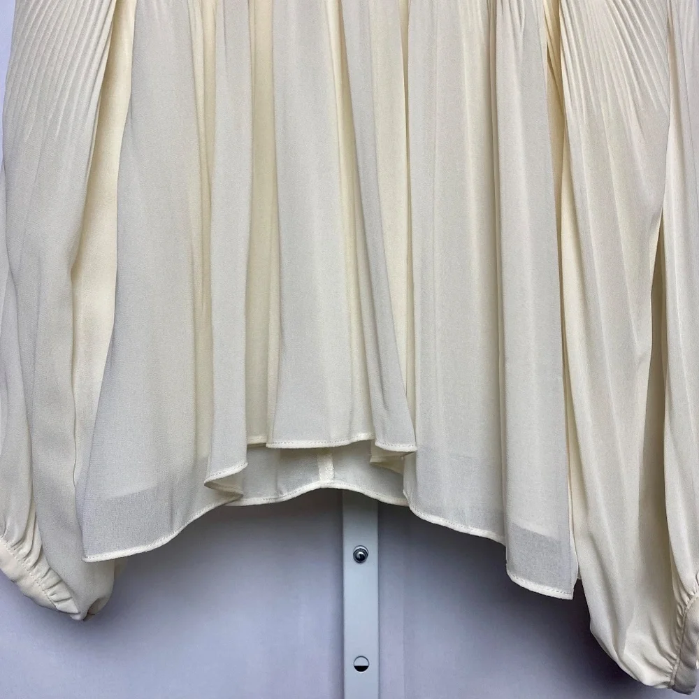 Aakaa Cream Pleated Flowy Open Shoulder Fairy Cottagecore Tie Back Medium